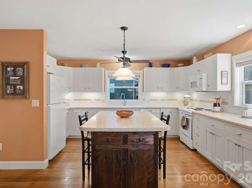 241 Standing Rock Cove, Clyde, NC 28721.  MLS# CAR4429163, YatesRealty ID 54517. 