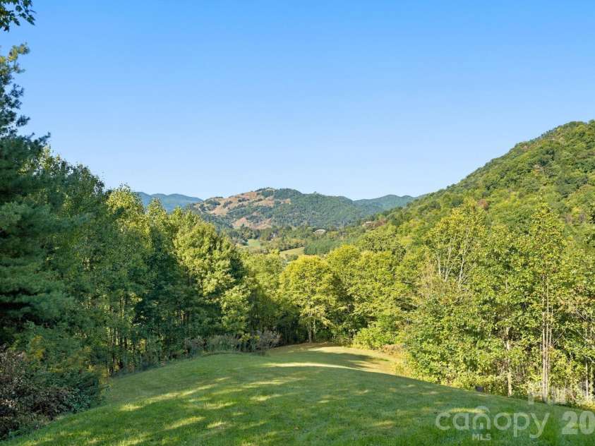 241 Standing Rock Cove, Clyde, NC 28721.  MLS# CAR4429163, YatesRealty ID 54517. 