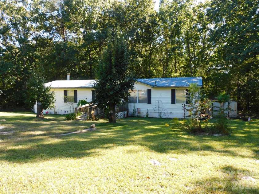 1700 Windsong Forest Road, Clover, SC 29710.  MLS# CAR4427836, YatesRealty ID 54518. 