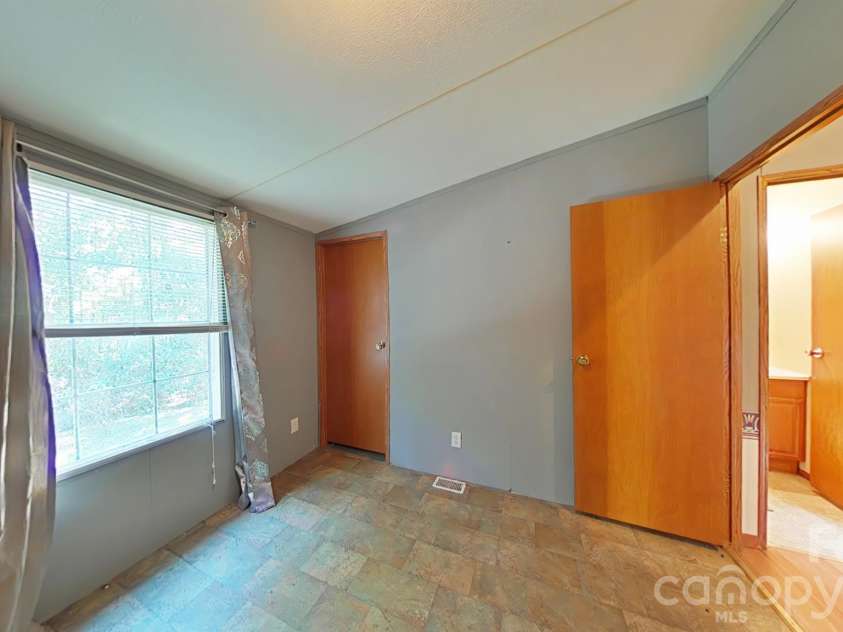 1700 Windsong Forest Road, Clover, SC 29710.  MLS# CAR4427836, YatesRealty ID 54518. 