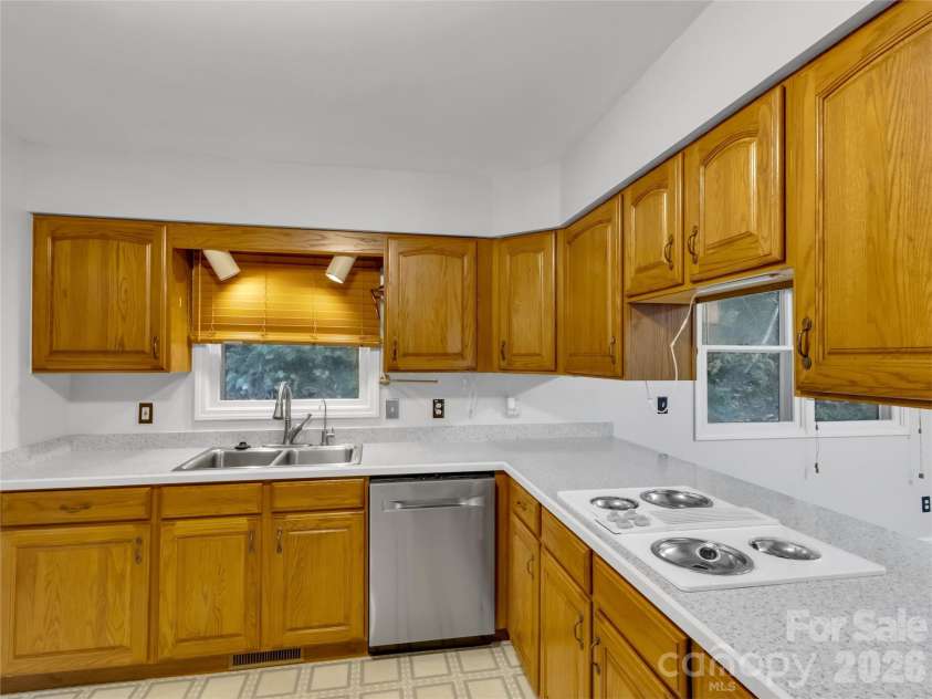 250 Camp Creek Road, Whittier, NC 28789.  MLS# CAR4428607, YatesRealty ID 54519. 