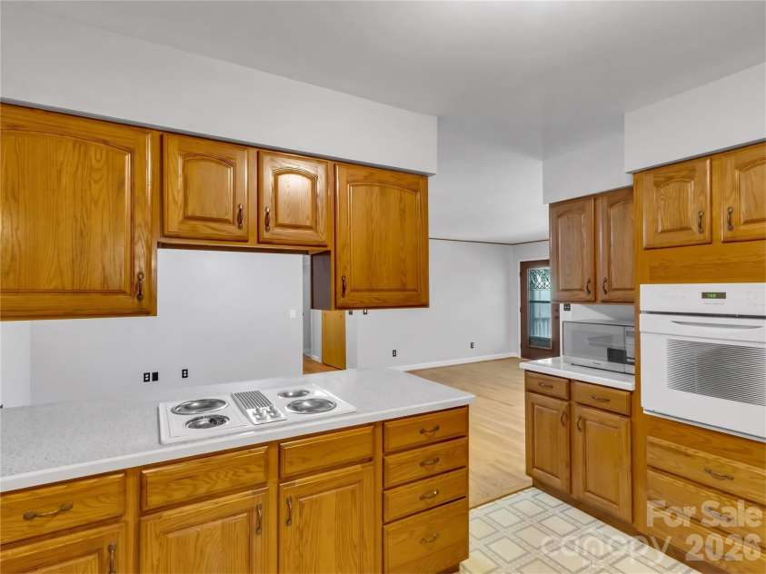250 Camp Creek Road, Whittier, NC 28789.  MLS# CAR4428607, YatesRealty ID 54519. 