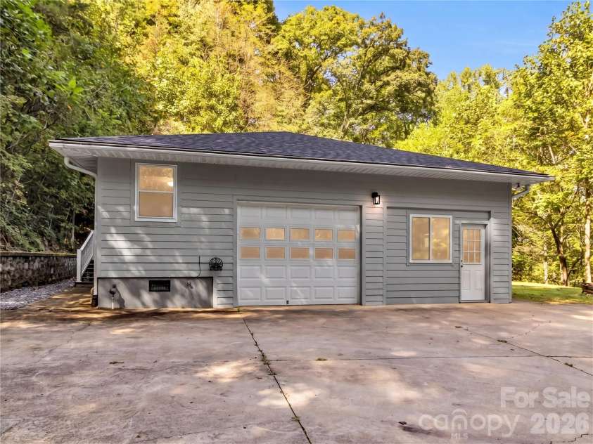 250 Camp Creek Road, Whittier, NC 28789.  MLS# CAR4428607, YatesRealty ID 54519. 