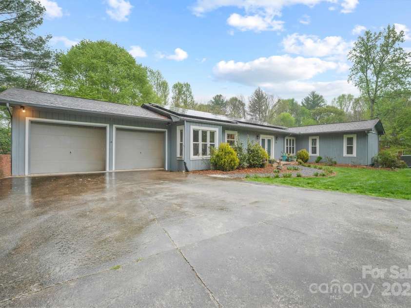 213 Lost Corner Road, Morganton, NC 28655.  MLS# CAR4246159, YatesRealty ID 5452. 