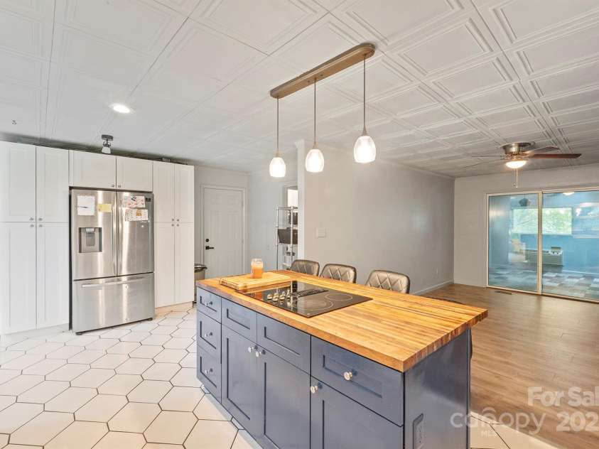 213 Lost Corner Road, Morganton, NC 28655.  MLS# CAR4246159, YatesRealty ID 5452. 