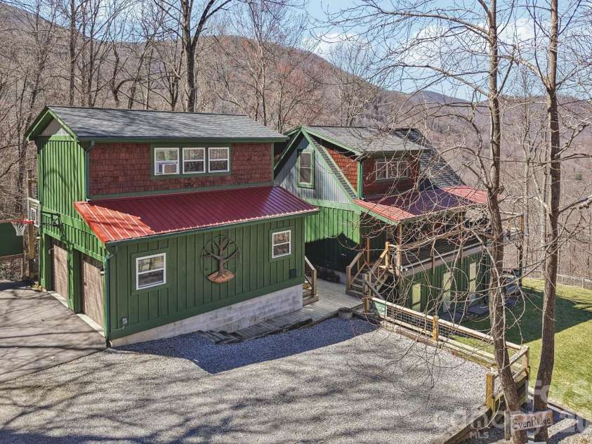 284 Robin Roost Road, Maggie Valley, NC 28751.  MLS# CAR4356415, YatesRealty ID 5452. 