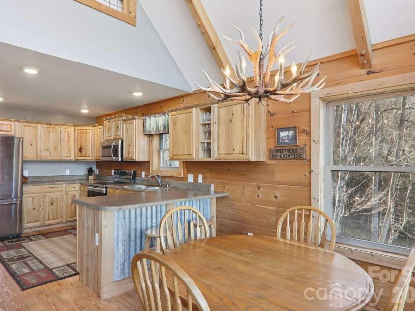 284 Robin Roost Road, Maggie Valley, NC 28751.  MLS# CAR4356415, YatesRealty ID 5452. 