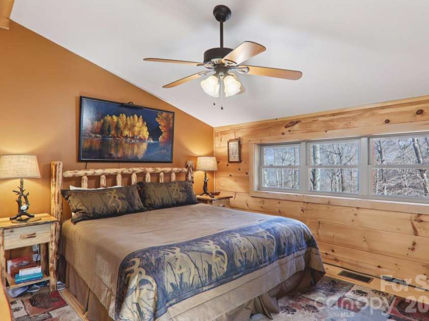 284 Robin Roost Road, Maggie Valley, NC 28751.  MLS# CAR4356415, YatesRealty ID 5452. 