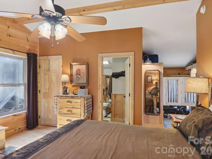 284 Robin Roost Road, Maggie Valley, NC 28751.  MLS# CAR4356415, YatesRealty ID 5452. 