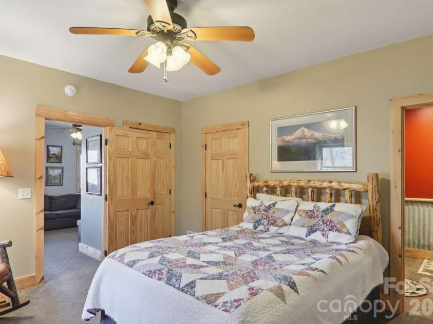 284 Robin Roost Road, Maggie Valley, NC 28751.  MLS# CAR4356415, YatesRealty ID 5452. 