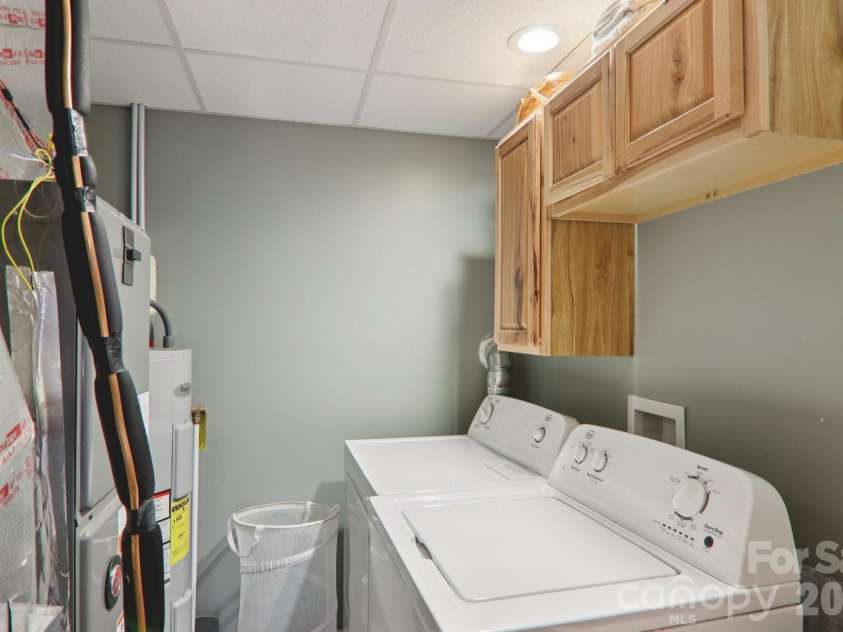 284 Robin Roost Road, Maggie Valley, NC 28751.  MLS# CAR4356415, YatesRealty ID 5452. 