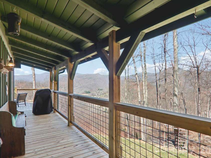 284 Robin Roost Road, Maggie Valley, NC 28751.  MLS# CAR4356415, YatesRealty ID 5452. 