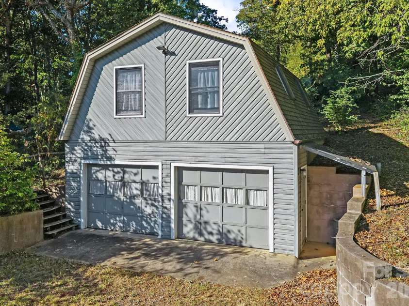 88 Bull Mountain Road, Asheville, NC 28805.  MLS# CAR4430869, YatesRealty ID 54521. 