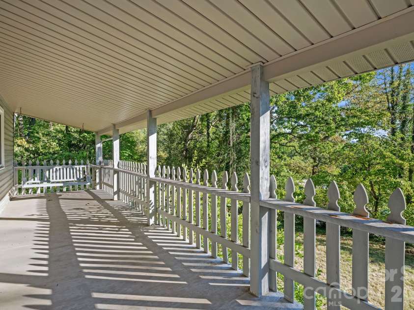 88 Bull Mountain Road, Asheville, NC 28805.  MLS# CAR4430869, YatesRealty ID 54521. 