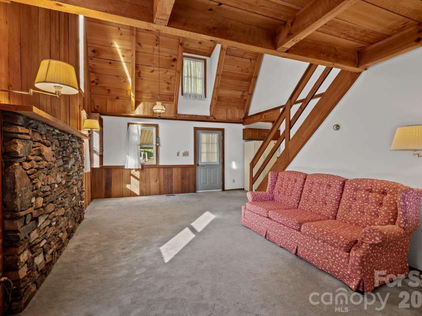 88 Bull Mountain Road, Asheville, NC 28805.  MLS# CAR4430869, YatesRealty ID 54521. 