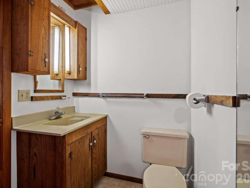 88 Bull Mountain Road, Asheville, NC 28805.  MLS# CAR4430869, YatesRealty ID 54521. 