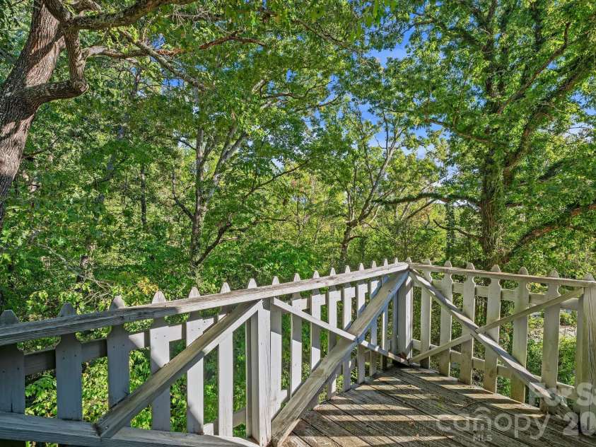 88 Bull Mountain Road, Asheville, NC 28805.  MLS# CAR4430869, YatesRealty ID 54521. 