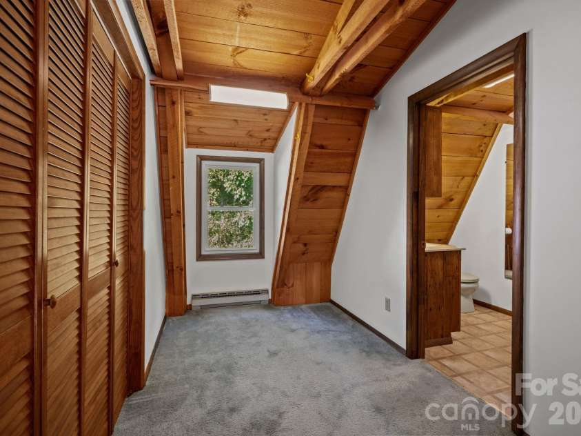 88 Bull Mountain Road, Asheville, NC 28805.  MLS# CAR4430869, YatesRealty ID 54521. 