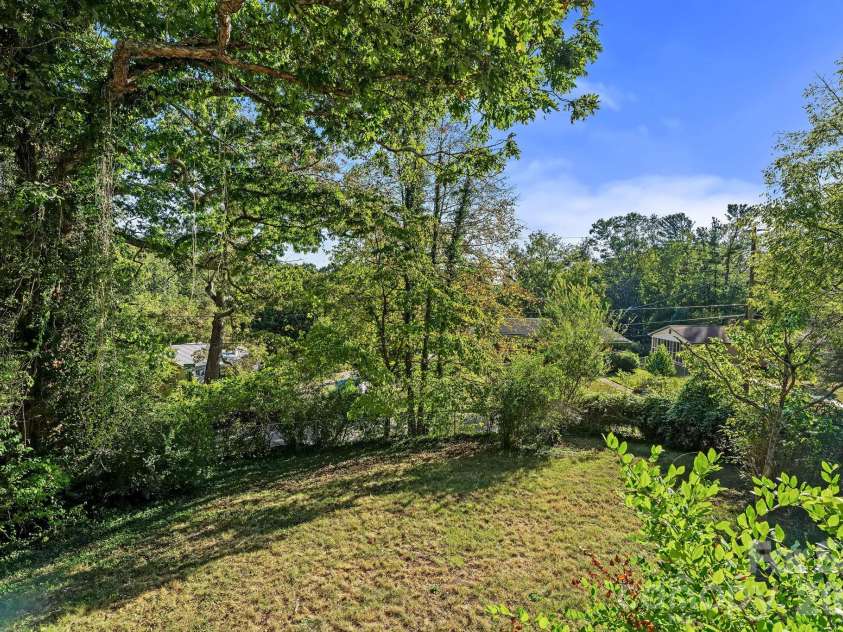 88 Bull Mountain Road, Asheville, NC 28805.  MLS# CAR4430869, YatesRealty ID 54521. 