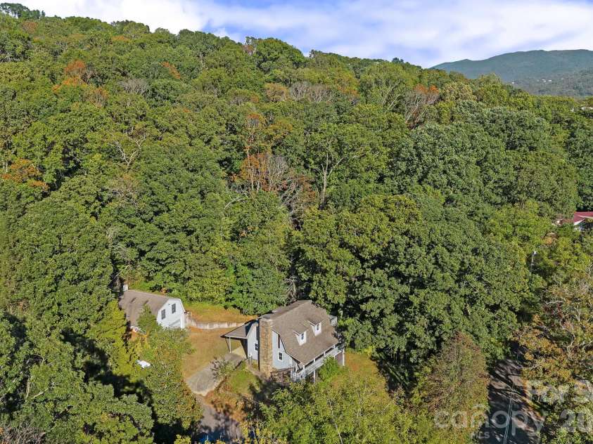 88 Bull Mountain Road, Asheville, NC 28805.  MLS# CAR4430869, YatesRealty ID 54521. 
