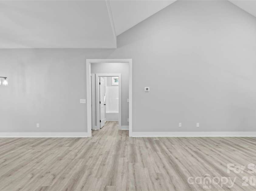 2309 Frederick Drive, Winston Salem, NC 27103.  MLS# CAR4430977, YatesRealty ID 54524. 