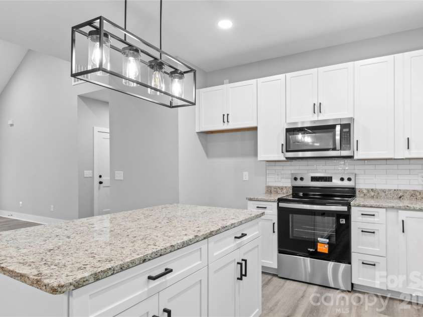 2309 Frederick Drive, Winston Salem, NC 27103.  MLS# CAR4430977, YatesRealty ID 54524. 