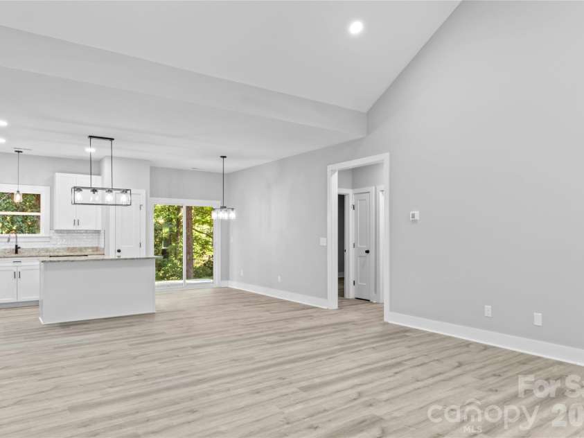 2309 Frederick Drive, Winston Salem, NC 27103.  MLS# CAR4430977, YatesRealty ID 54524. 