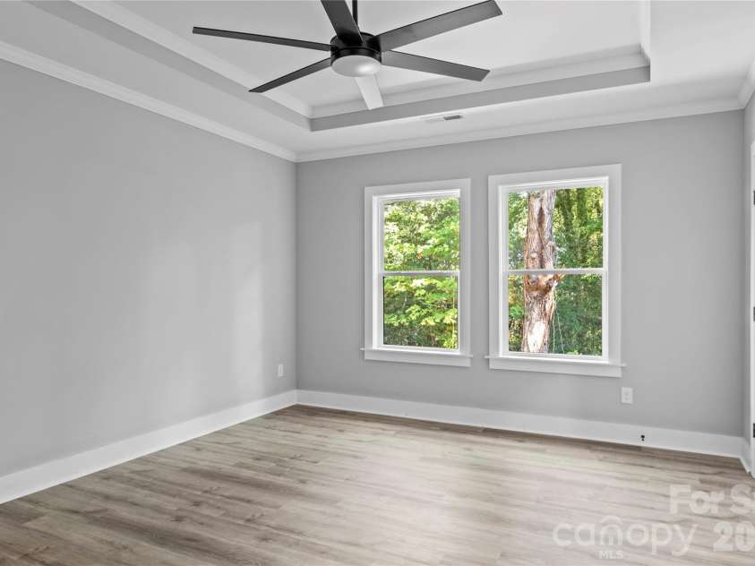 2309 Frederick Drive, Winston Salem, NC 27103.  MLS# CAR4430977, YatesRealty ID 54524. 