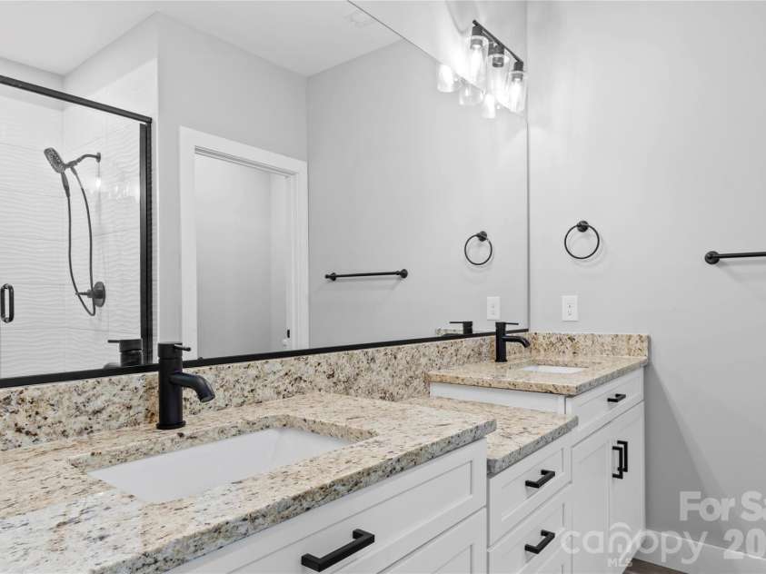 2309 Frederick Drive, Winston Salem, NC 27103.  MLS# CAR4430977, YatesRealty ID 54524. 