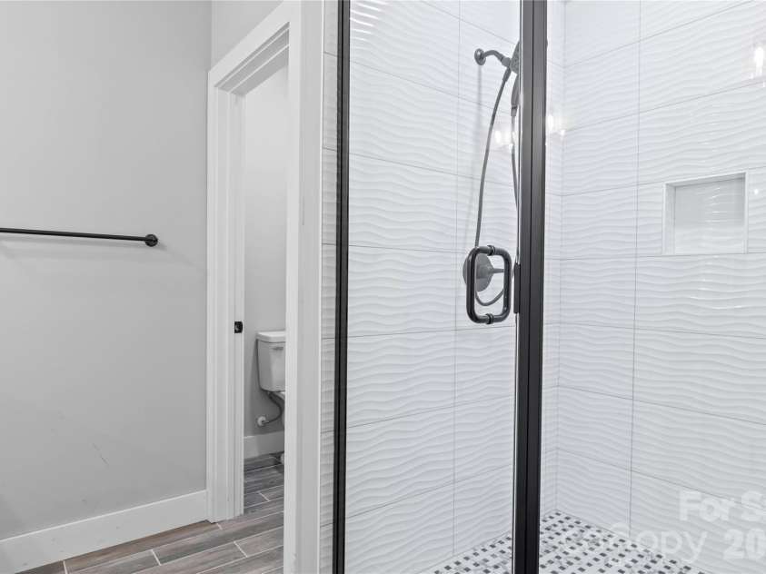2309 Frederick Drive, Winston Salem, NC 27103.  MLS# CAR4430977, YatesRealty ID 54524. 