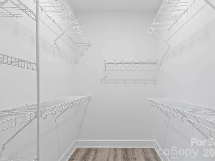 2309 Frederick Drive, Winston Salem, NC 27103.  MLS# CAR4430977, YatesRealty ID 54524. 