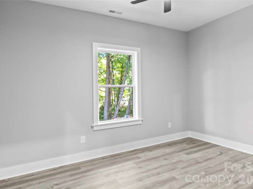 2309 Frederick Drive, Winston Salem, NC 27103.  MLS# CAR4430977, YatesRealty ID 54524. 