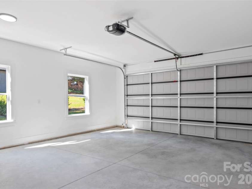 2309 Frederick Drive, Winston Salem, NC 27103.  MLS# CAR4430977, YatesRealty ID 54524. 