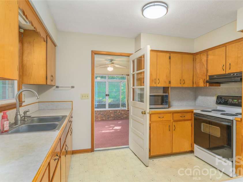 2882 Butler Bridge Road, Mills River, NC 28759.  MLS# CAR4430985, YatesRealty ID 54527. 