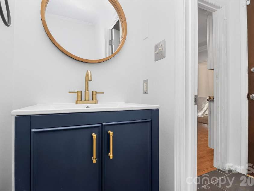 4301 Red Berry Court, Charlotte, NC 28213.  MLS# CAR4430948, YatesRealty ID 54529. 1/2 Bath