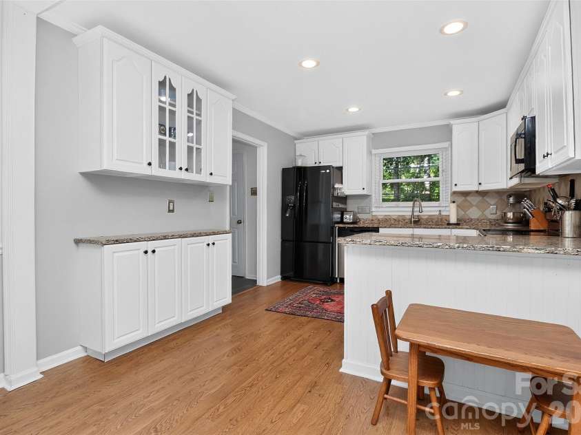 4301 Red Berry Court, Charlotte, NC 28213.  MLS# CAR4430948, YatesRealty ID 54529. 