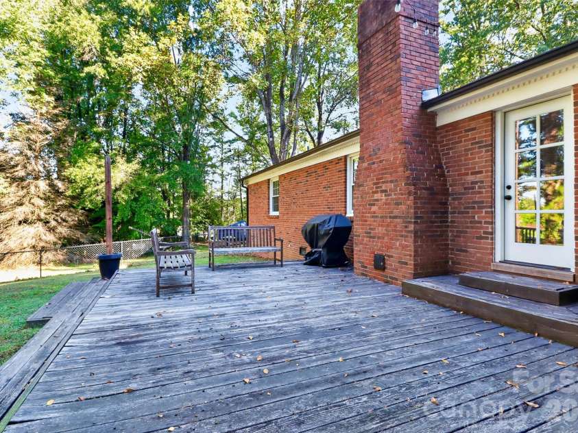 4301 Red Berry Court, Charlotte, NC 28213.  MLS# CAR4430948, YatesRealty ID 54529. 