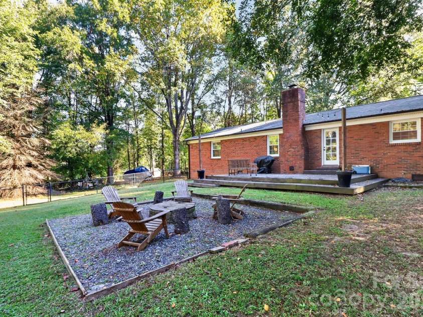 4301 Red Berry Court, Charlotte, NC 28213.  MLS# CAR4430948, YatesRealty ID 54529. 