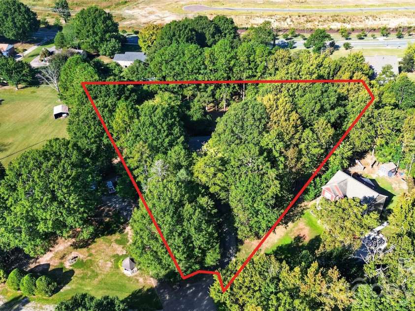4301 Red Berry Court, Charlotte, NC 28213.  MLS# CAR4430948, YatesRealty ID 54529. 