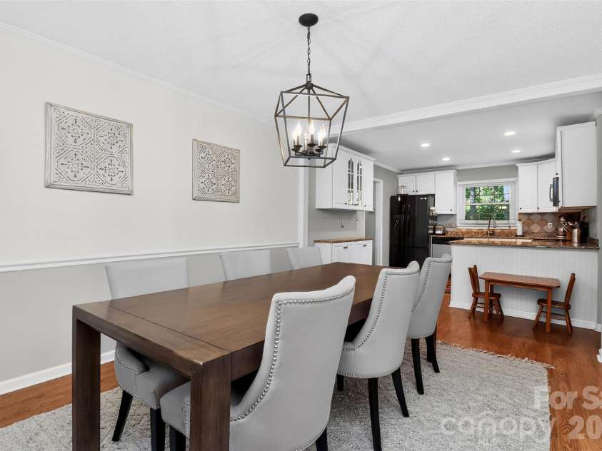 4301 Red Berry Court, Charlotte, NC 28213.  MLS# CAR4430948, YatesRealty ID 54529. Dining Room