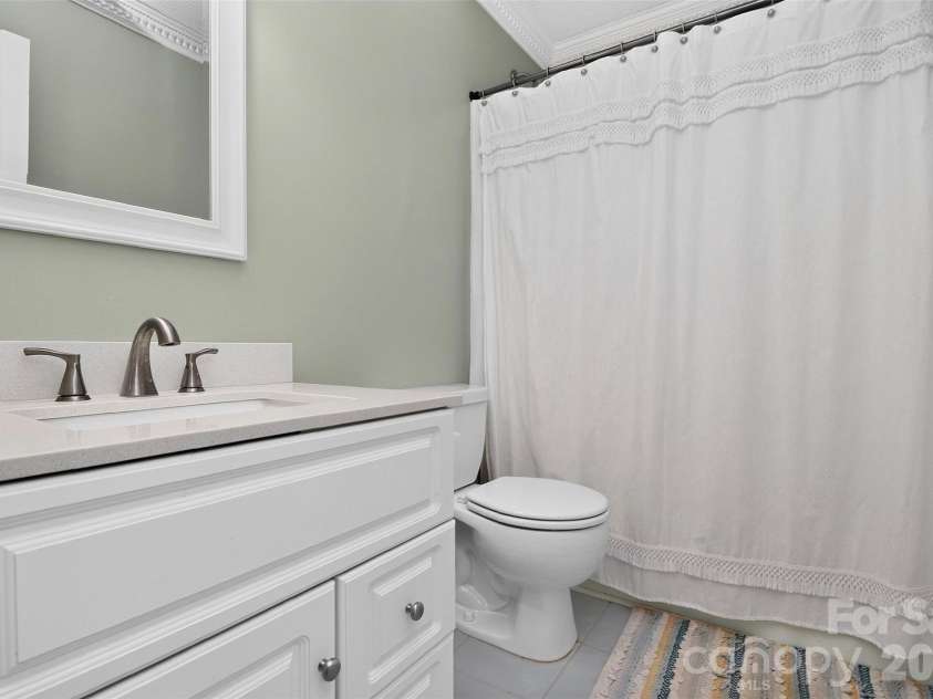 4301 Red Berry Court, Charlotte, NC 28213.  MLS# CAR4430948, YatesRealty ID 54529. Hall Full Bath