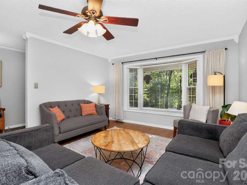 4301 Red Berry Court, Charlotte, NC 28213.  MLS# CAR4430948, YatesRealty ID 54529. Living Room