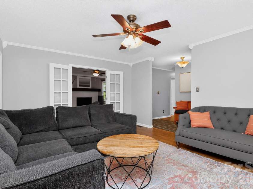4301 Red Berry Court, Charlotte, NC 28213.  MLS# CAR4430948, YatesRealty ID 54529. Living Room