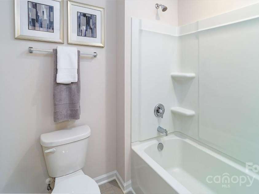 125 Meadow View Drive, Statesville, NC 28677.  MLS# CAR4235929, YatesRealty ID 5453. 