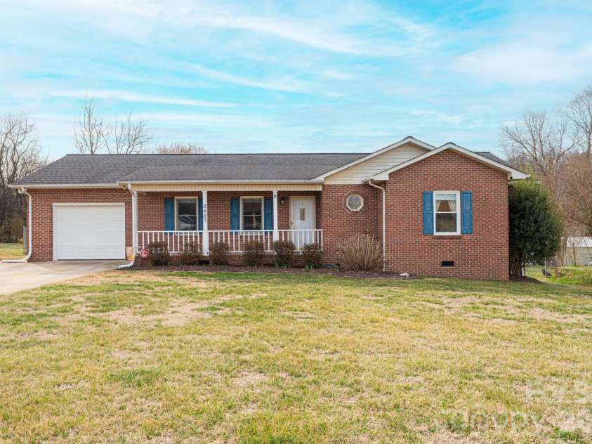2487 Ashford Drive, Newton, NC 28658.  MLS# CAR4430929, YatesRealty ID 54536. 