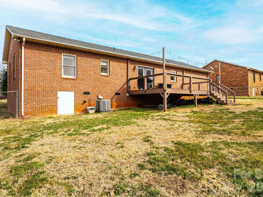 2487 Ashford Drive, Newton, NC 28658.  MLS# CAR4430929, YatesRealty ID 54536. 
