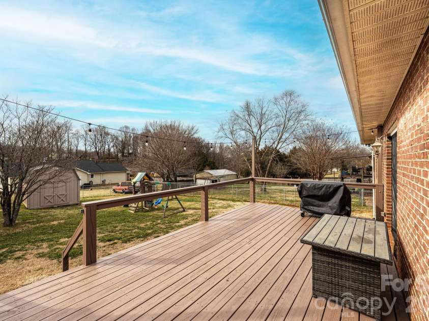 2487 Ashford Drive, Newton, NC 28658.  MLS# CAR4430929, YatesRealty ID 54536. 