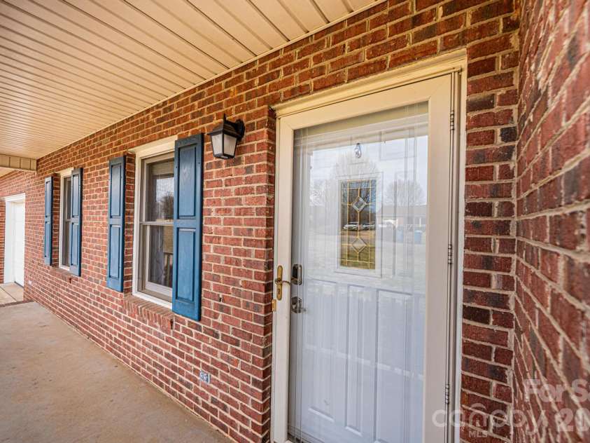 2487 Ashford Drive, Newton, NC 28658.  MLS# CAR4430929, YatesRealty ID 54536. 