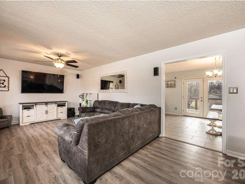 2487 Ashford Drive, Newton, NC 28658.  MLS# CAR4430929, YatesRealty ID 54536. 