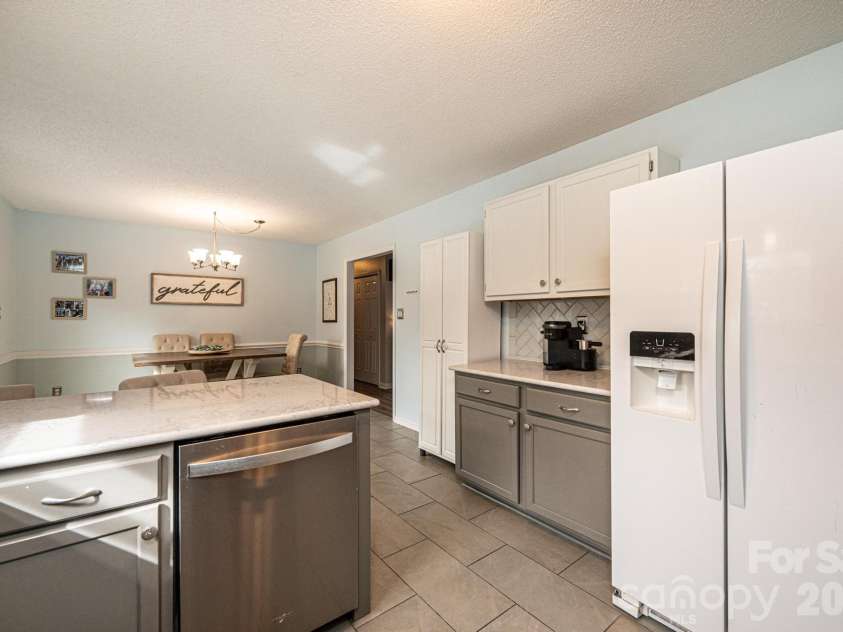 2487 Ashford Drive, Newton, NC 28658.  MLS# CAR4430929, YatesRealty ID 54536. 